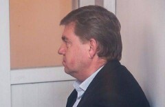 Почти три часа зачитывали обвинительный акт директору лётной службы SCAT
