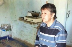 Затянувшаяся очередь на жильё вынудила жительницу Семея бродяжничать по вокзалам