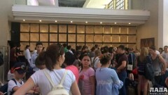 Туристы из Актау на сутки застряли в аэропорту Антальи