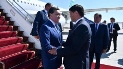 Премьеры Казахстана и Кыргызстана договорились облегчить пропуск большегрузов через РК