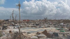 Новый тропический шторм надвигается на Багамы