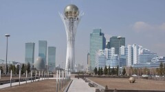 Стёкла на монументе "Байтерек" в Астане необходимо заменить до конца года – акимат