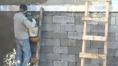 В Атырау недавно построенные дома рассыпаются от ветра