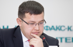 Олжас Худайбергенов решил пока не комментировать ситуацию с курсом тенге