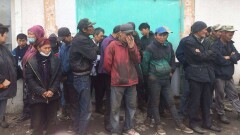 Тридцать иностранцев жили в мусорном цехе в Алматы