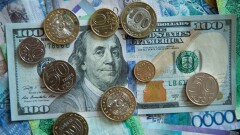 Тенге укрепляется по отношению к доллару