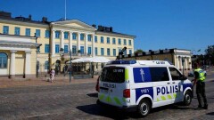 Жителей Хельсинки попросили не высовываться в окна во время проезда кортежей Путина и Трампа