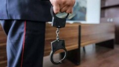В Нур-Султане полицейского осудили за пытки подозреваемого в хранении наркотиков