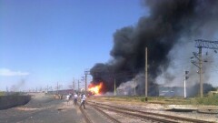 Кусок железа пробил голову железнодорожнику при попытке расцепить горящие цистерны в Шымкенте