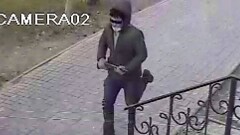 Ранивший из обреза сотрудницу ломбарда в Шымкенте попал на камеру наблюдения