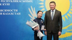Фигуристку Элизабет Турсынбаеву наградили медалью "Ерен еңбегi үшiн" 