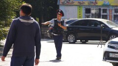 Полиция ведёт переговоры с налётчиком, СОБР готовится к штурму ломбарда