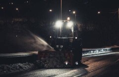 В горной местности Алматы ведутся работы по уборке снега 