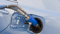Автовладельцы в Актау боятся курить в машине из-за актюбинского газа
