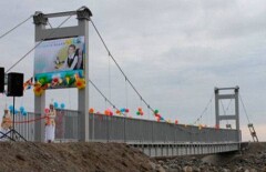 В селе Восточного Казахстана построили уменьшенную копию семейского подвесного моста