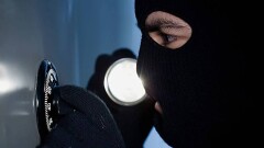 Дерзкое ограбление в Костанае - воры вытащили из магазина 64 млн тенге