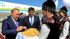 Нурсултан Назарбаев прибыл в Бишкек на Совет глав государств СНГ 