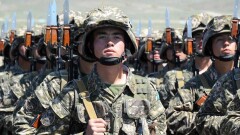 С 1 июля повысится зарплата военнослужащих - Назарбаев