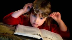 Возрастные ограничения на книгах и журналах предлагают указывать в Казахстане