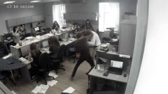 Он меня ударял и тянул за волосы - избитый юрист актюбинского филиала КТЖ