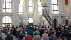 Вопрос чтения проповедей в мечетях на русском языке изучат в Казахстане