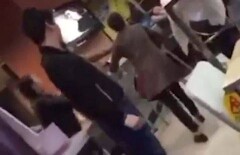 Полиция начала проверку видео с дракой девушек в Hardee's