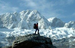Насмерть разбился 17-летний карагандинец, сорвавшись с горы в Алматинской области