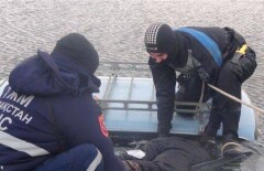 Автомобиль с водителем ушёл под лёд в Экибастузе