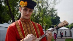 Это не фигня, и не "дрын-дрын": Как русские домбристы познают казахскую душу