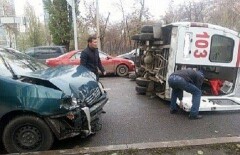 Водителя, из-за которого перевернулась "скорая помощь", пожалели