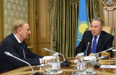 Назарбаев проконсультировался с главой Конституционного Совета о проведении досрочных выборов