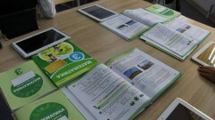 В Казахстане 3000 школьников начали обучаться по новым цифровым учебникам