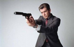 Актёр, сыгравший роль агента 007, пытался пронести оружие на борт самолёта 