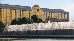 В Узбекистане снижают налоги и повышают зарплаты бюджетникам