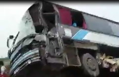 Авария с участием автобуса и цементовоза близ Астаны попала на видео