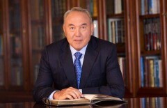 Стали известны имена журналистов, получивших премии и гранты Президента РК