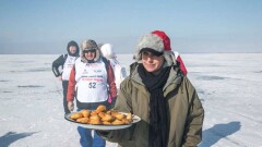 Казахстанцы впервые пешком пересекли озеро Балхаш. Фоторепортаж