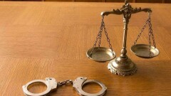 Верховный суд оправдал осуждённого, которому прибавили три года за сидение на лавочке