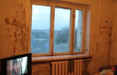 Двое маленьких детей несколько суток находились одни в квартире в Уральске 