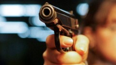 Сотрудник "Кузет" в Актау пытался застрелить бывшую девушку и членов её семьи