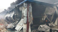 В Кызылординской области сгорели бараки компании, достраивающей стекольный завод