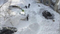 Байбек повысил зарплату коммунальщикам, очищающим Алматы от снежных завалов