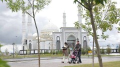 Токаев и Назарбаев поздравили казахстанцев с праздником Ораза айт