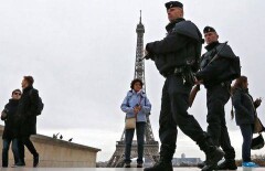 Спецслужбы Франции ищут террористов по всей Европе
