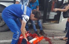Кондуктор ударил ножом пассажира, не оплатившего проезд в автобусе Алматы