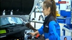 На Костанайском автозаводе машины собирают женщины