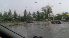 После дождя в Лисаковске затопило дороги и тротуары
