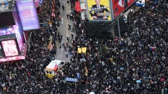 В Гонконге 800 000 человек вышли на мирный митинг. Это самая массовая акция за последние полгода