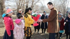 В Алматинской области бизнесмены подарили жильё многодетным семьям