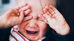 Причиной потасовки в самолёте, летевшем из Турции в Алматы, стал плачущий ребёнок